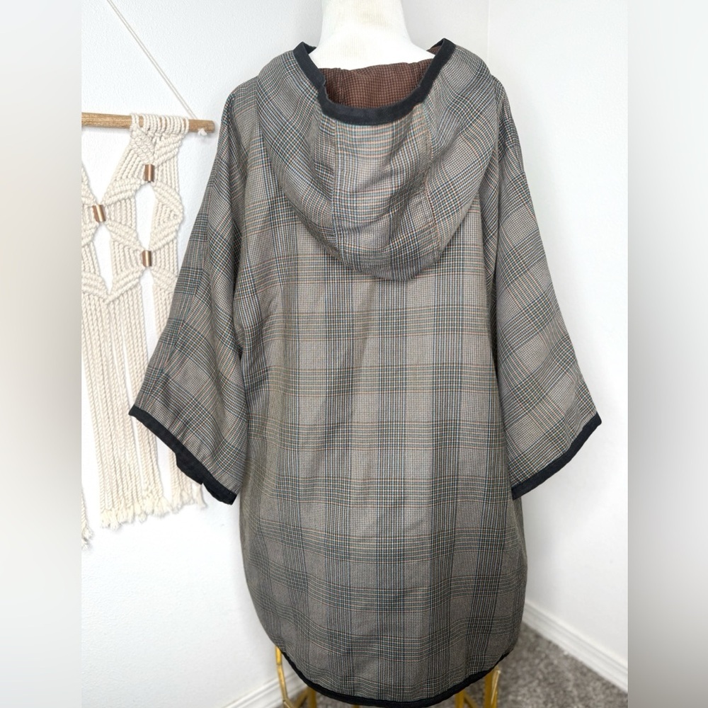 Cabi Cape Jacket Baskerville Hooded Capelette Plaid Brown Houndstooth Reversible